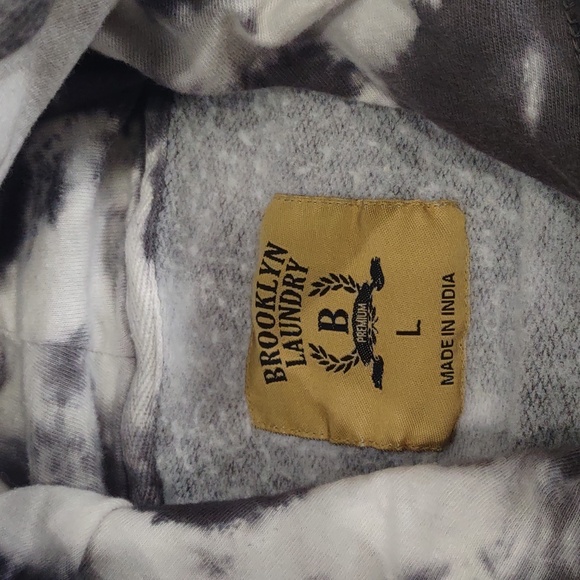 BROOKLYN LAUNDRY HOODIE. - Picture 7 of 17